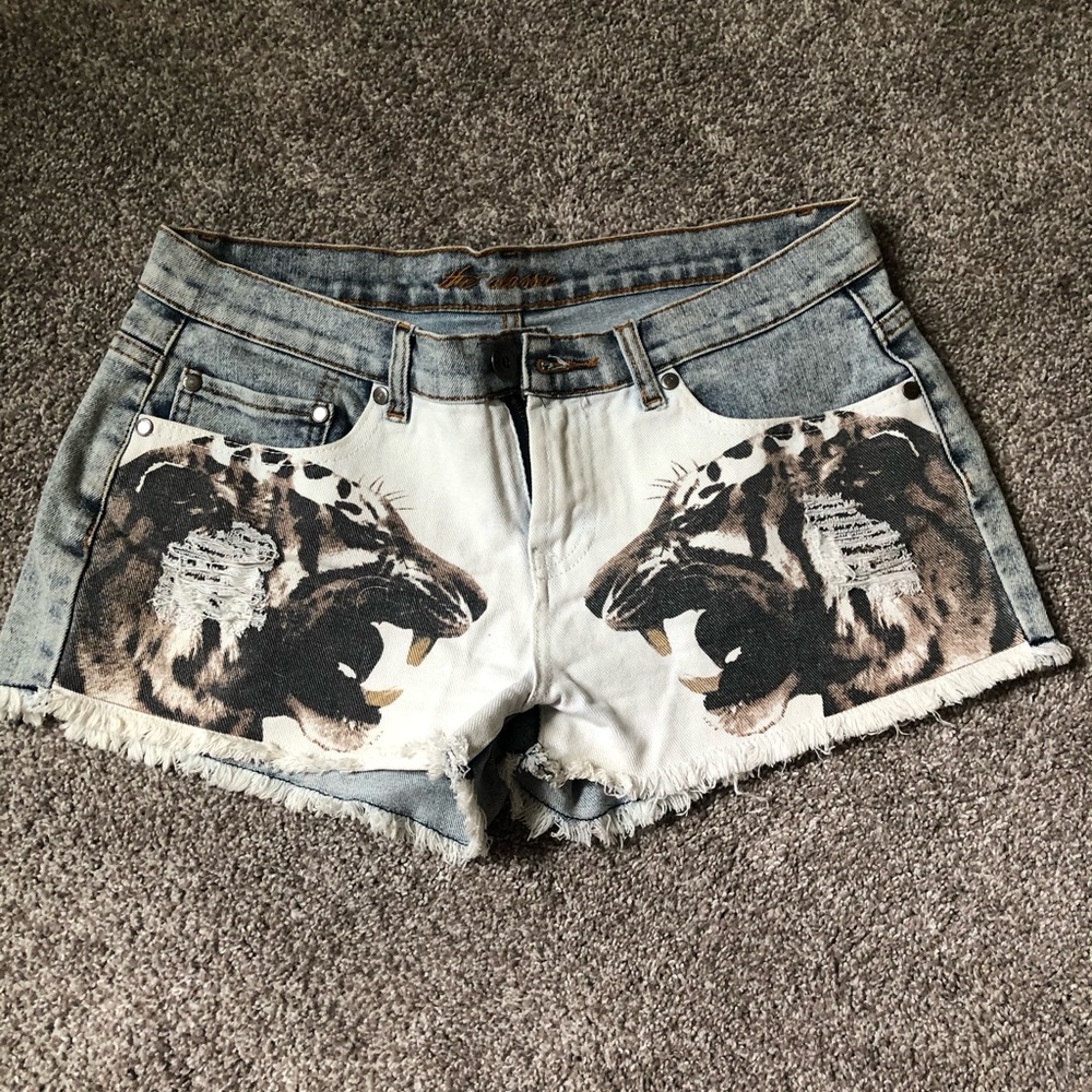 Tiger jean shorts